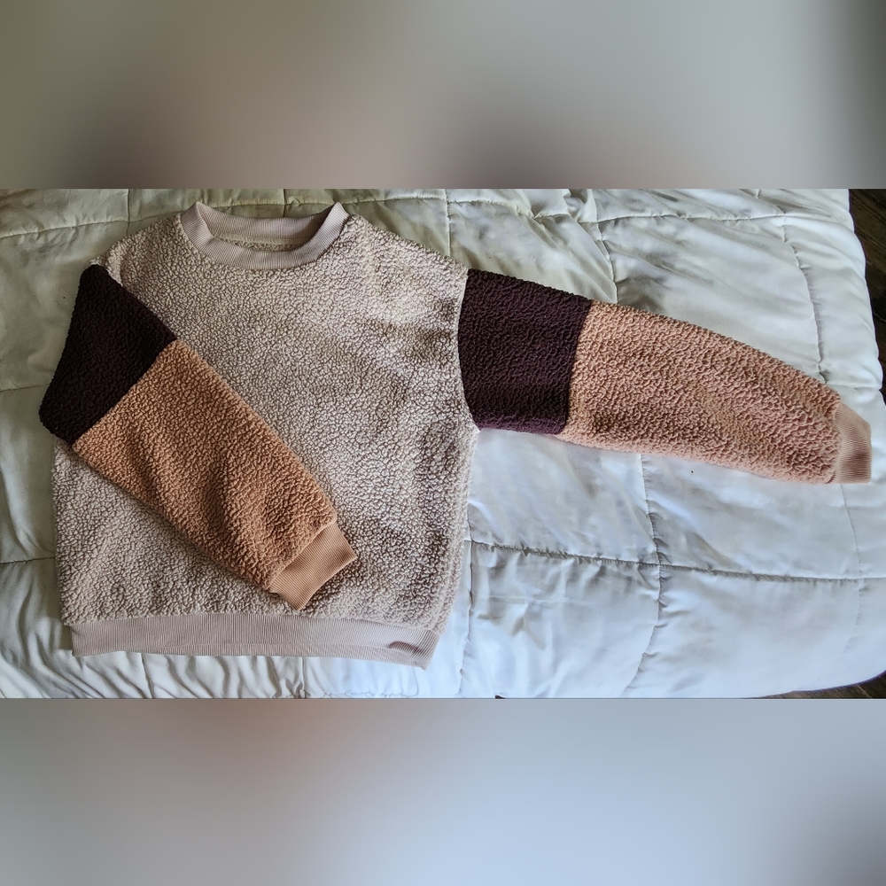 American Eagle Medium Cream Sherpa Sweater with Purple and Pink Sleeves